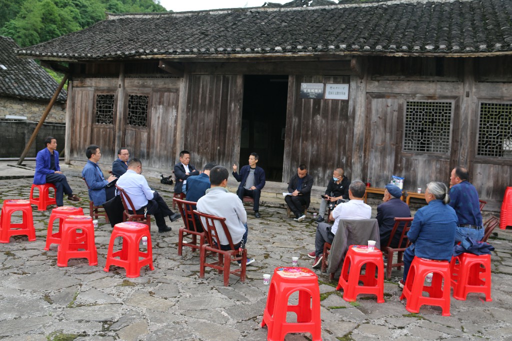 院壩協(xié)商聚共識(shí)，革命文物煥新輝——鶴峰縣政協(xié)創(chuàng)新推動(dòng)革命文物保護(hù)傳承工作